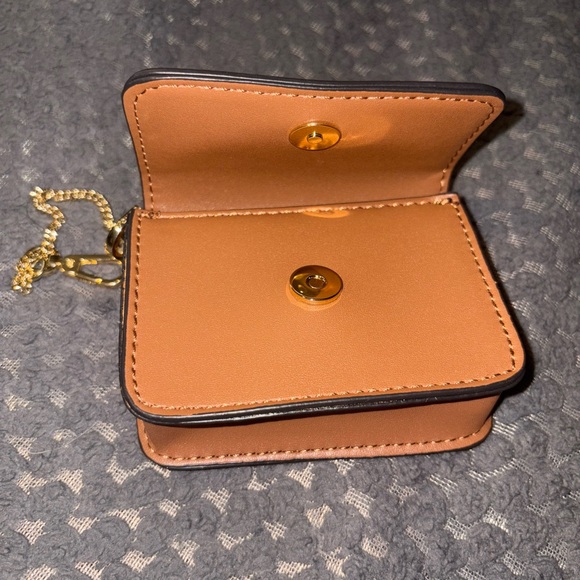 Calvin Klein Brown Card Holder with Gold Chain - Picture 2 of 4
